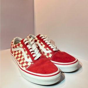 Old skool red checkered vans Men’s 7.5/ Woman’s 9